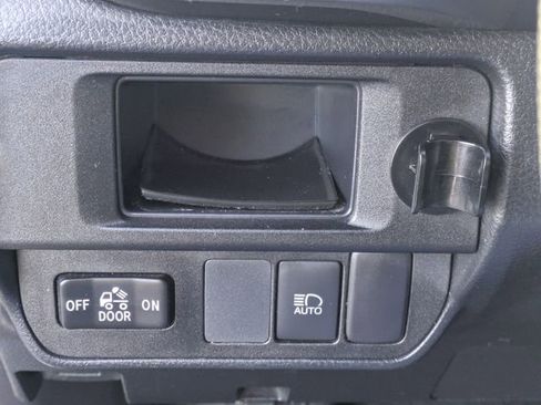 Used 2019 Toyota Tacoma SR5 image 21