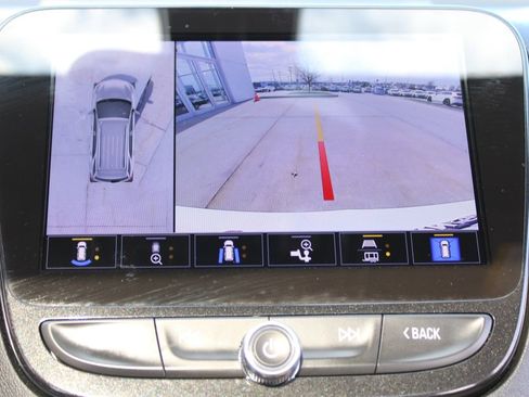 Used 2022 Chevrolet Equinox Premier AWD/4WD image 17
