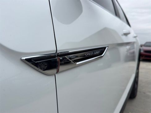 New 2026 Volkswagen Atlas Cross Sport SE image 7