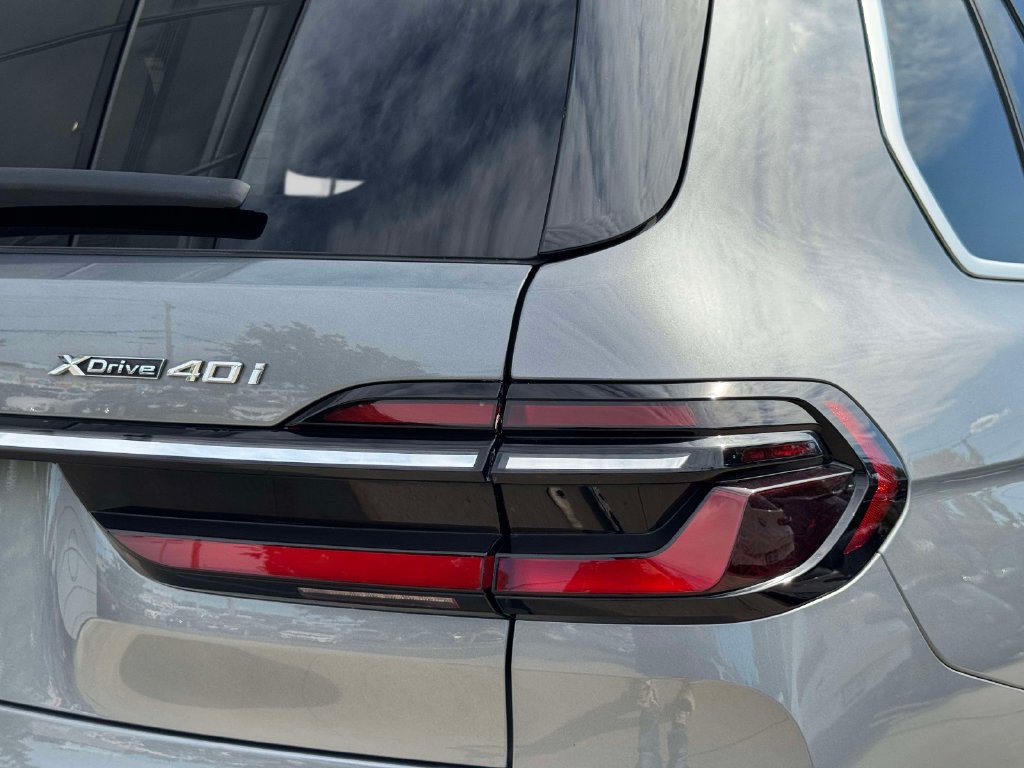 Certified 2024 BMW X7 xDrive40i AWD/4WD image 10