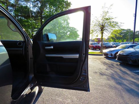 Used 2016 Toyota Tundra SR5 w/ SR5 Upgrade Package AWD/4WD image 33