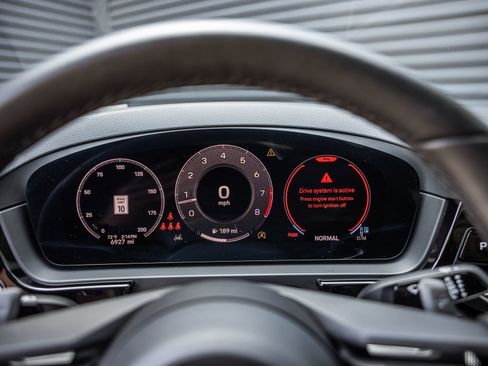 Certified 2024 Porsche Cayenne S AWD/4WD image 27