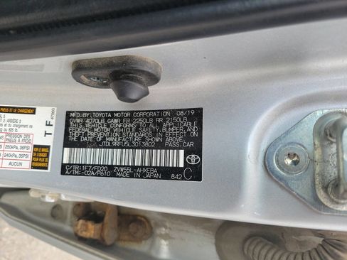 Used 2020 Toyota Prius LE AWD/4WD image 25