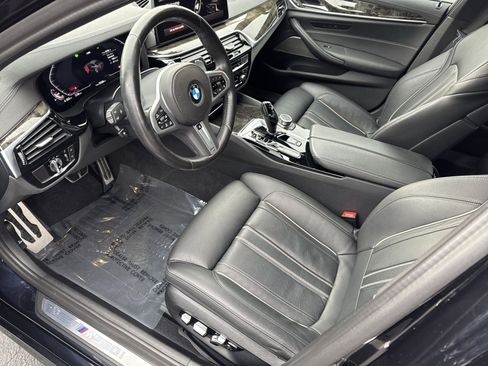 Used 2022 BMW M550i xDrive M550i xDrive w/ Executive Package image 10
