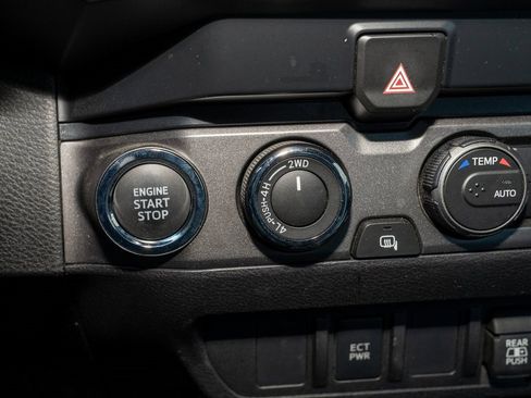 Certified 2023 Toyota Tacoma TRD Off-Road image 7