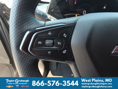 Used 2025 Chevrolet Trax RS FWD image 18