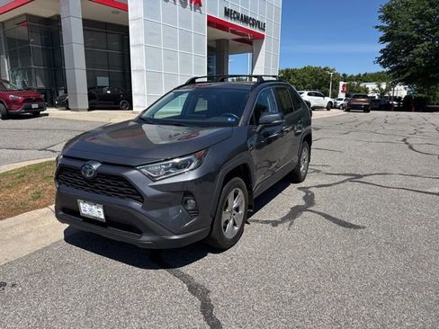 Used 2021 Toyota RAV4 XLE Premium AWD/4WD image 2