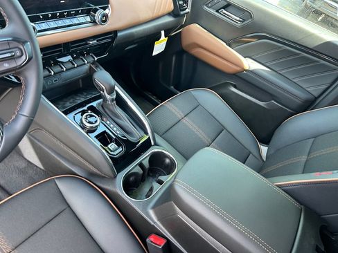 New 2026 GMC Canyon AT4 AWD/4WD image 18