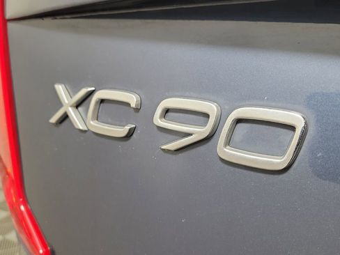 Certified 2024 Volvo XC90 T8 Plus AWD/4WD image 8