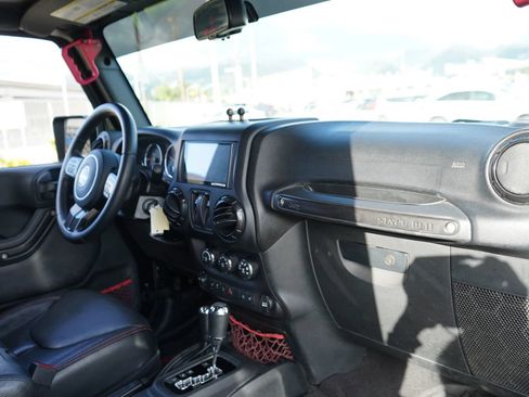 Used 2018 Jeep Wrangler Rubicon AWD/4WD image 22