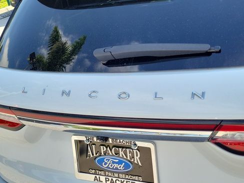 Used 2022 Lincoln Corsair Reserve w/ Elements Package FWD image 11