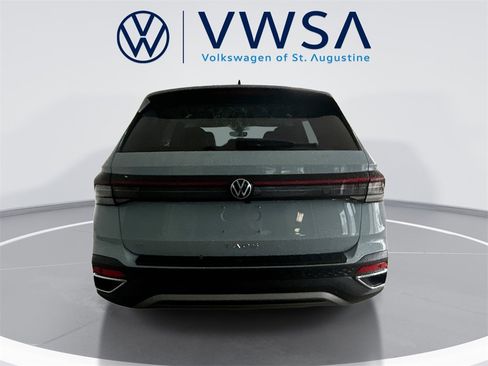 New 2026 Volkswagen Taos SE image 6