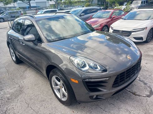 Used 2017 Porsche Macan AWD/4WD image 2