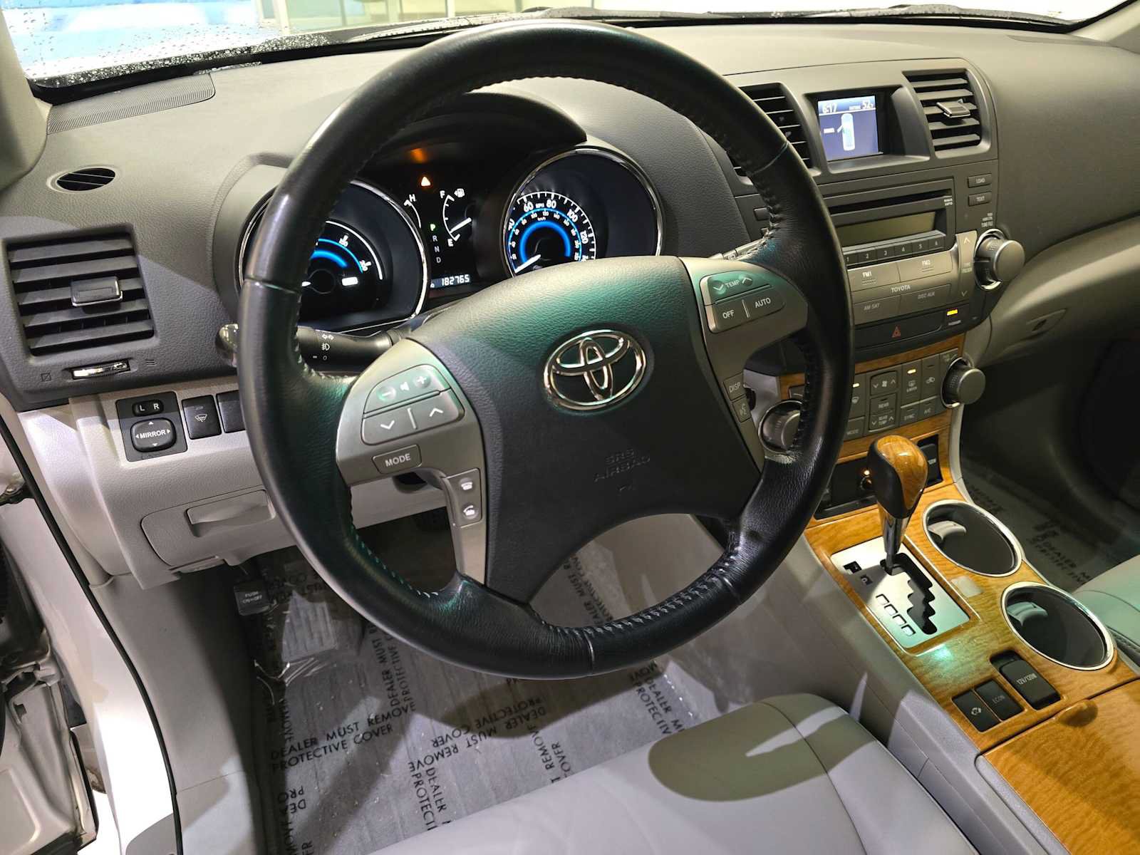Used 2010 Toyota Highlander Limited AWD/4WD image 2