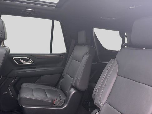 Used 2023 Chevrolet Tahoe Z71 w/ Luxury Package AWD/4WD image 19