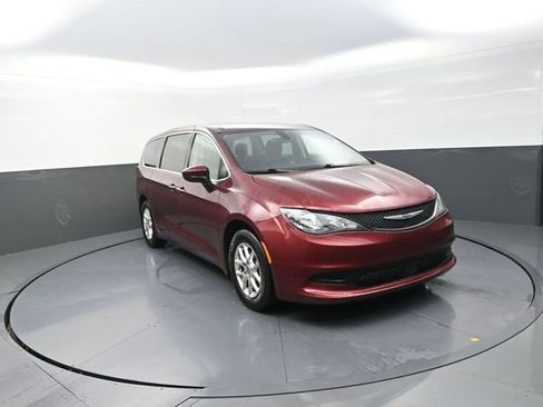Used 2022 Chrysler Voyager LX FWD image 62