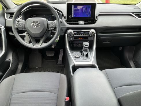 Used 2025 Toyota RAV4 LE AWD/4WD image 28