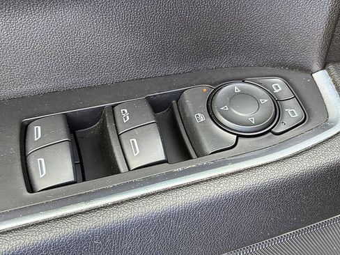 Used 2023 Chevrolet Silverado 1500 LT AWD/4WD image 16