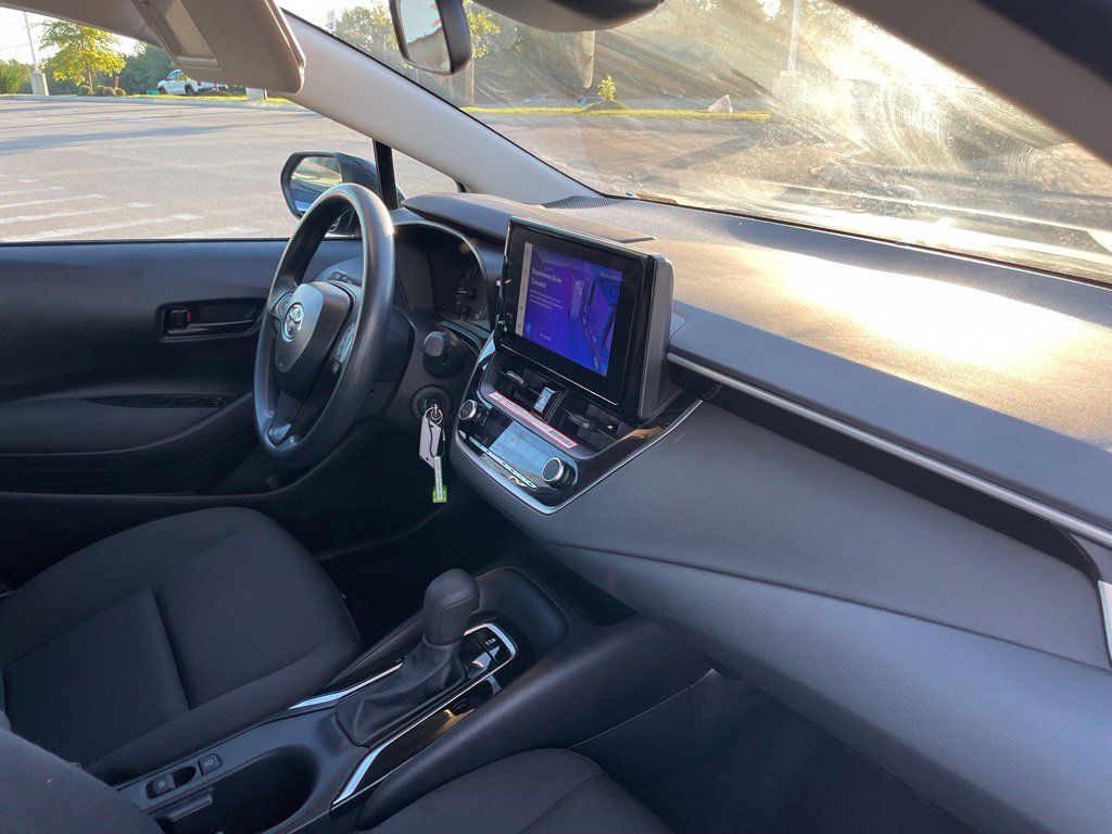Used 2025 Toyota Corolla LE FWD image 29