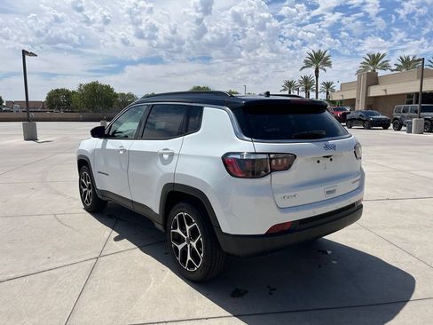 Used 2025 Jeep Compass Limited AWD/4WD image 7
