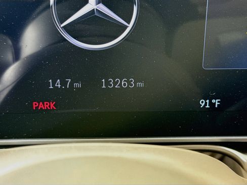 Used 2024 Mercedes-Benz S 580 4MATIC Sedan image 16