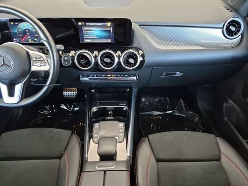 Used 2022 Mercedes-Benz GLA 250 4MATIC image 14