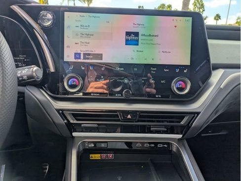 New 2026 Lexus TX 500h AWD image 19