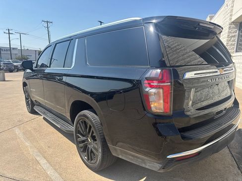 Used 2021 Chevrolet Suburban LT AWD/4WD image 7