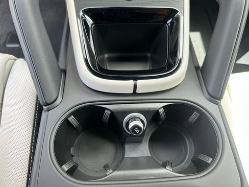 Used 2025 Porsche Cayenne S image 21