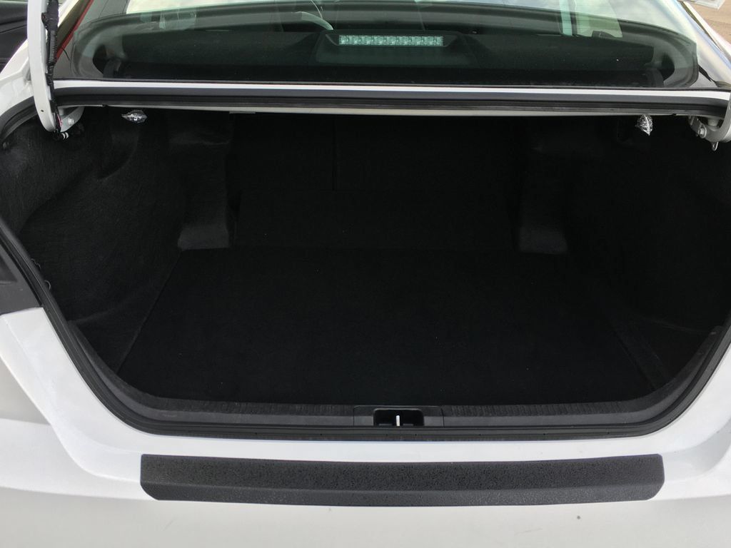 Used 2025 Toyota Camry SE FWD image 31