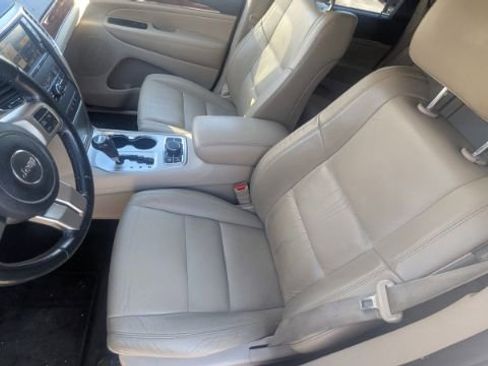 Used 2011 Jeep Grand Cherokee Limited image 16