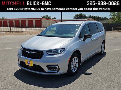 Used 2024 Chrysler Pacifica Touring-L