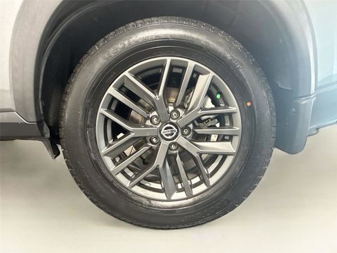 Used 2021 Nissan Rogue S FWD image 33