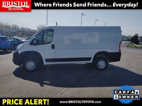 Used 2025 RAM ProMaster 2500 w/ Convenience Group FWD image 4