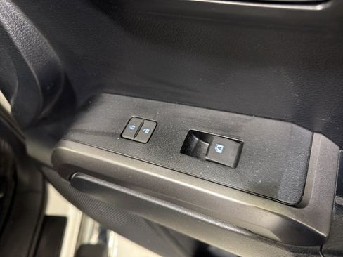 Used 2017 Toyota Tacoma TRD Sport w/ Tow Package (A/T) AWD/4WD image 39