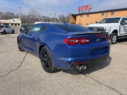 Used 2020 Chevrolet Camaro LT w/ Technology Package image 6