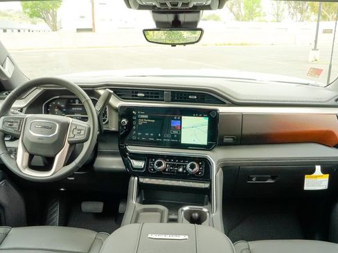 New 2026 GMC Sierra 2500 Denali w/ Denali Reserve Package image 13