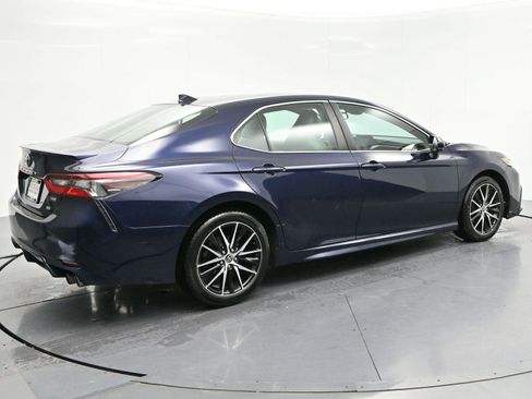 Used 2021 Toyota Camry SE FWD image 7