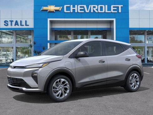 Used 2027 Chevrolet Bolt LT w/ Comfort Package FWD image 2