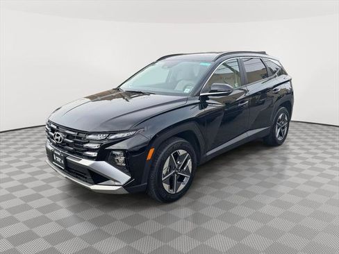 Certified 2025 Hyundai Tucson SEL image 3