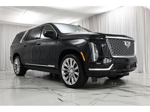 New 2026 Cadillac Escalade ESV Luxury w/ LPO, Radiant Package AWD/4WD image 2