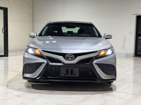 Used 2021 Toyota Camry SE FWD image 4