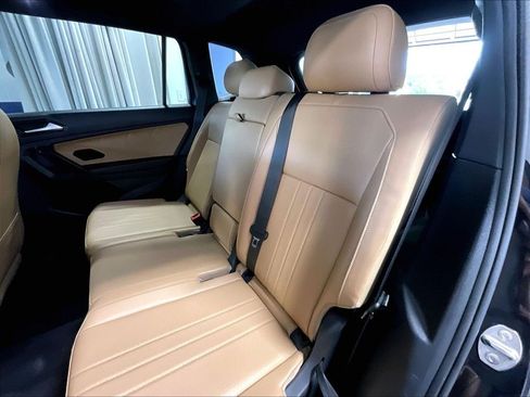 Used 2023 Volkswagen Tiguan SE AWD/4WD image 15
