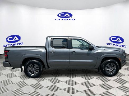 Used 2025 Nissan Frontier SV w/ SV Convenience Package RWD image 4