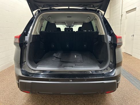 Used 2024 Nissan Rogue S image 11