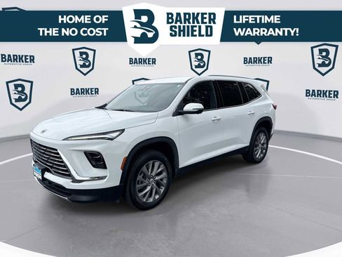 Used 2025 Buick Enclave Preferred AWD/4WD image 5