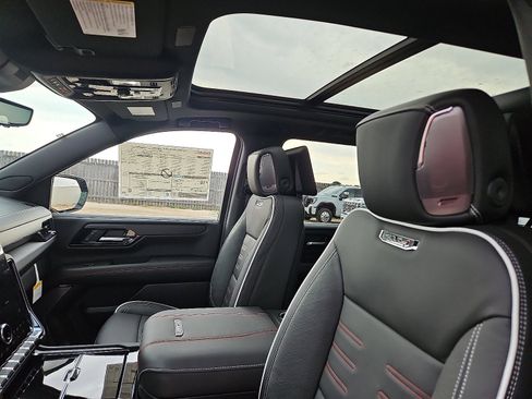 New 2026 GMC Yukon XL AT4 Ultimate w/ LPO, Illumination Package image 15