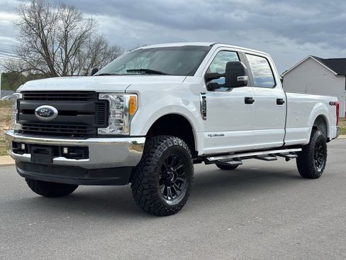 Used 2017 Ford F250 XL w/ Power Equipment Group image 7