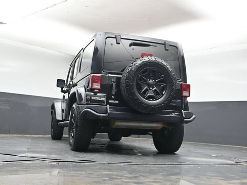 Used 2016 Jeep Wrangler Unlimited Sahara AWD/4WD image 25