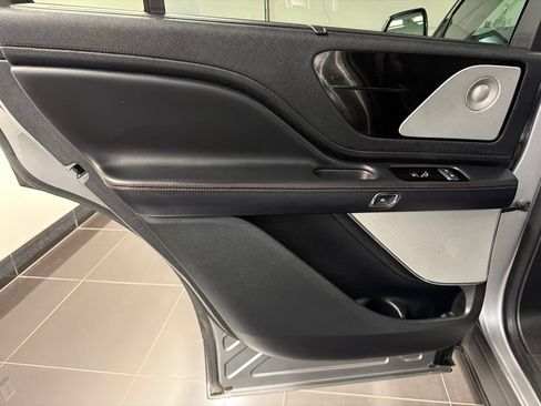 Used 2020 Lincoln Aviator Reserve w/ Equipment Group 202A AWD/4WD image 39